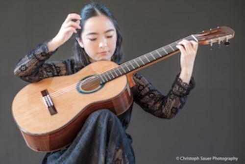 kanahi-yamashita-podium-junger-gitarristinnen