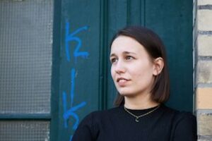 ROSENAU Poetry Slam - als Conférencière und Moderatorin Lena Stokoff