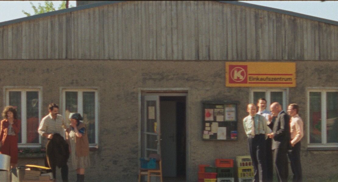 rote-sterne-uberm-feld