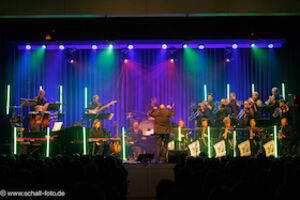 AUSVERKAUFT!!! Lumberjack BigBand feat. Fola Dada (voc) und Joo Kraus (trp) - 